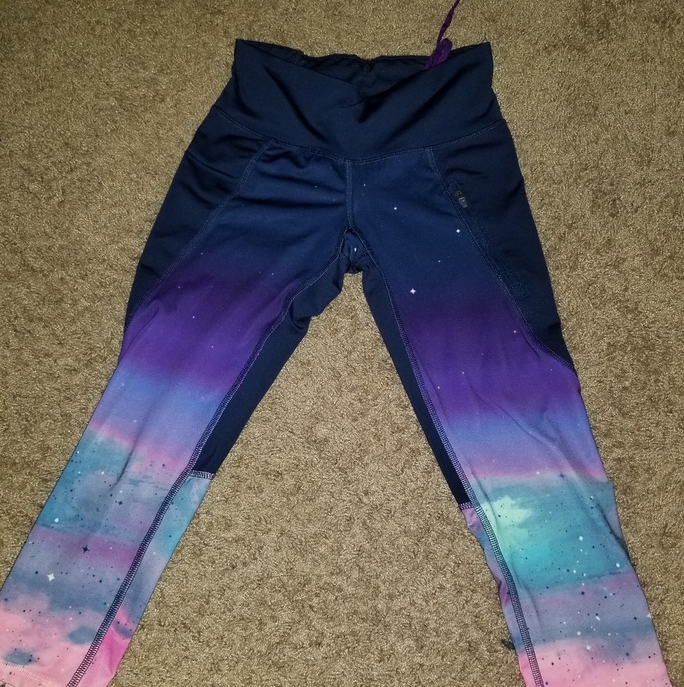 Galaxy work out capris .